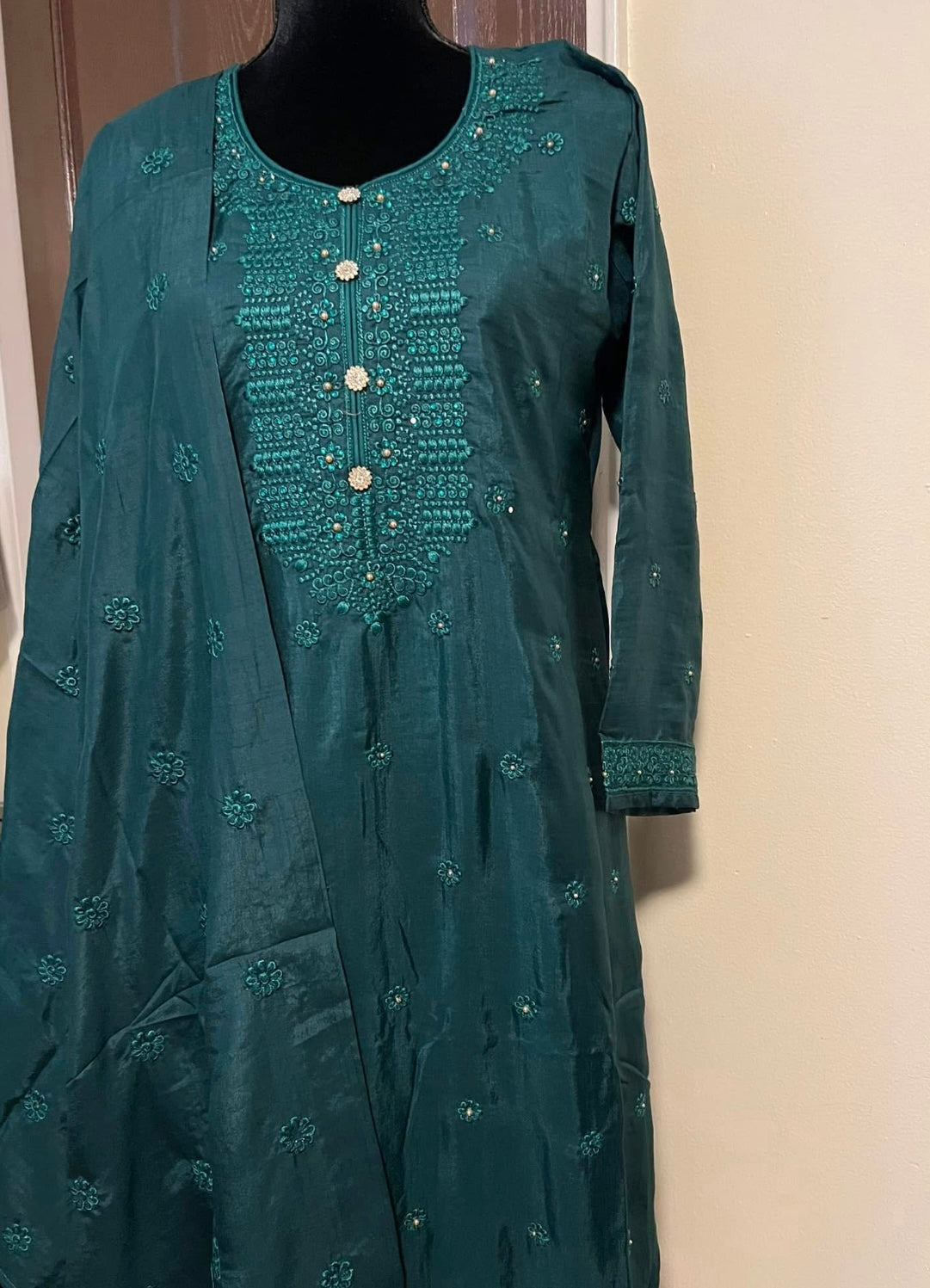 Bottle Green Embroidered salwar kameez Suit 3-Piece Set – Kameez, Pants & Dupatta