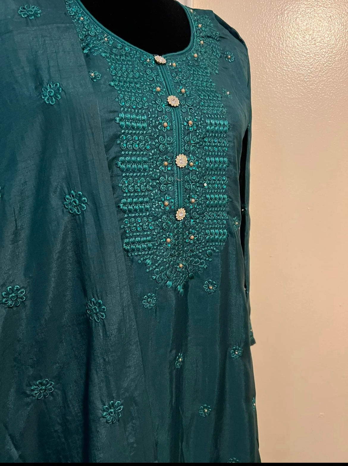 Bottle Green Embroidered salwar kameez Suit 3-Piece Set – Kameez, Pants & Dupatta