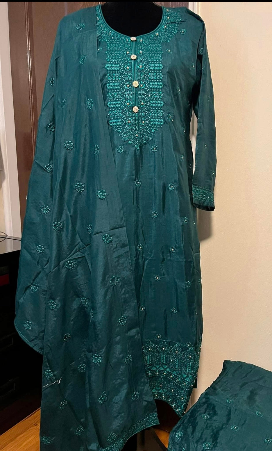 Bottle Green Embroidered salwar kameez Suit 3-Piece Set – Kameez, Pants & Dupatta