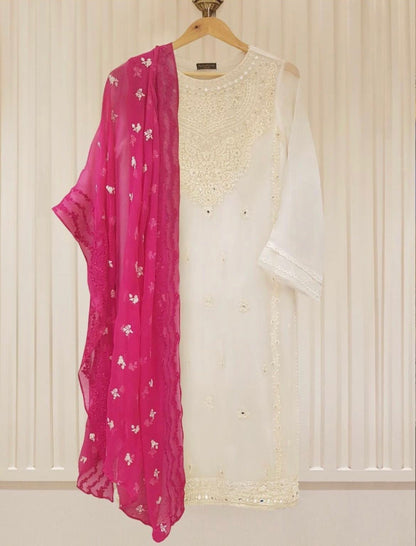 Elegance Redefined: Aghanoor 3-Piece Pure Chiffon Ensemble