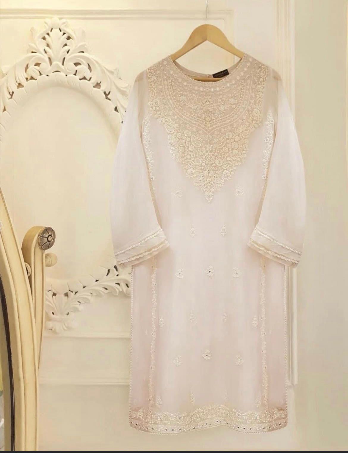 Elegance Redefined: Aghanoor 3-Piece Pure Chiffon Ensemble