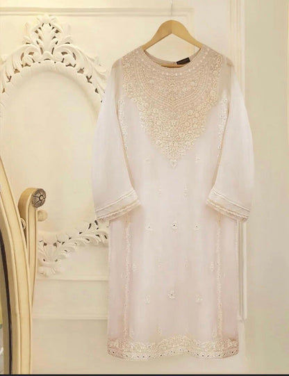 Elegance Redefined: Aghanoor 3-Piece Pure Chiffon Ensemble
